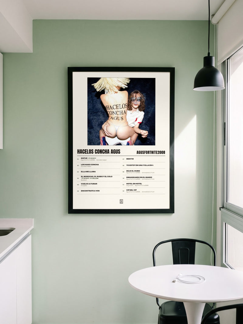 Póster de HACELOS CONCHA AGUS de AgusFortnite2008 enmarcado en una pared, en un ambiente real