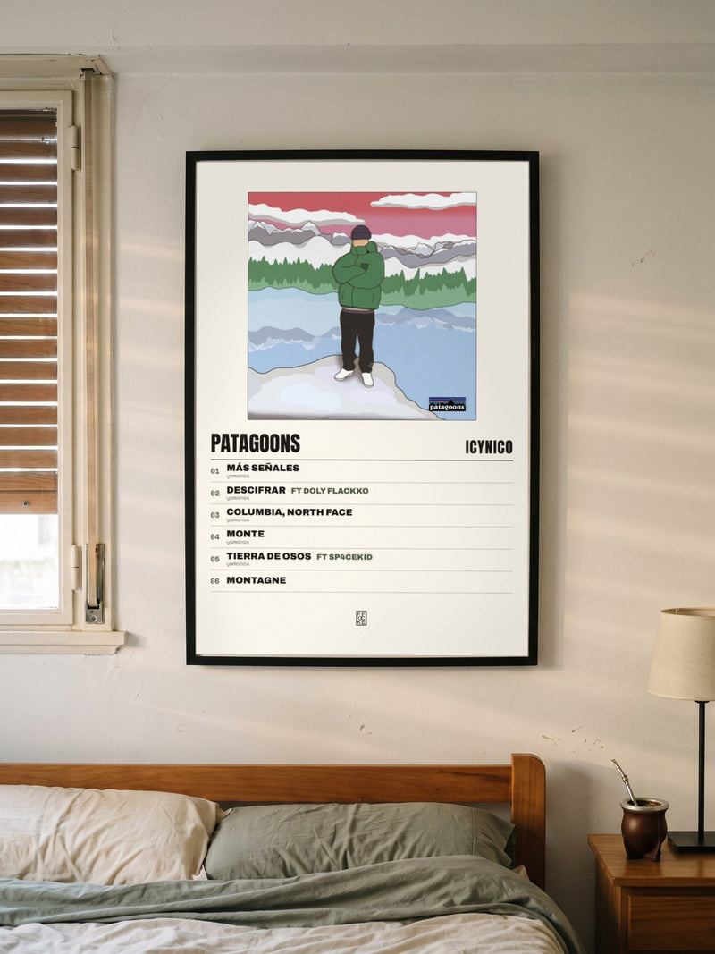 Póster de Patagoons de Icynico enmarcado en una pared, en un ambiente real
