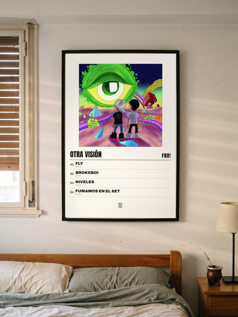 Póster de Otra Visión de FRO! enmarcado en una pared, en un ambiente real