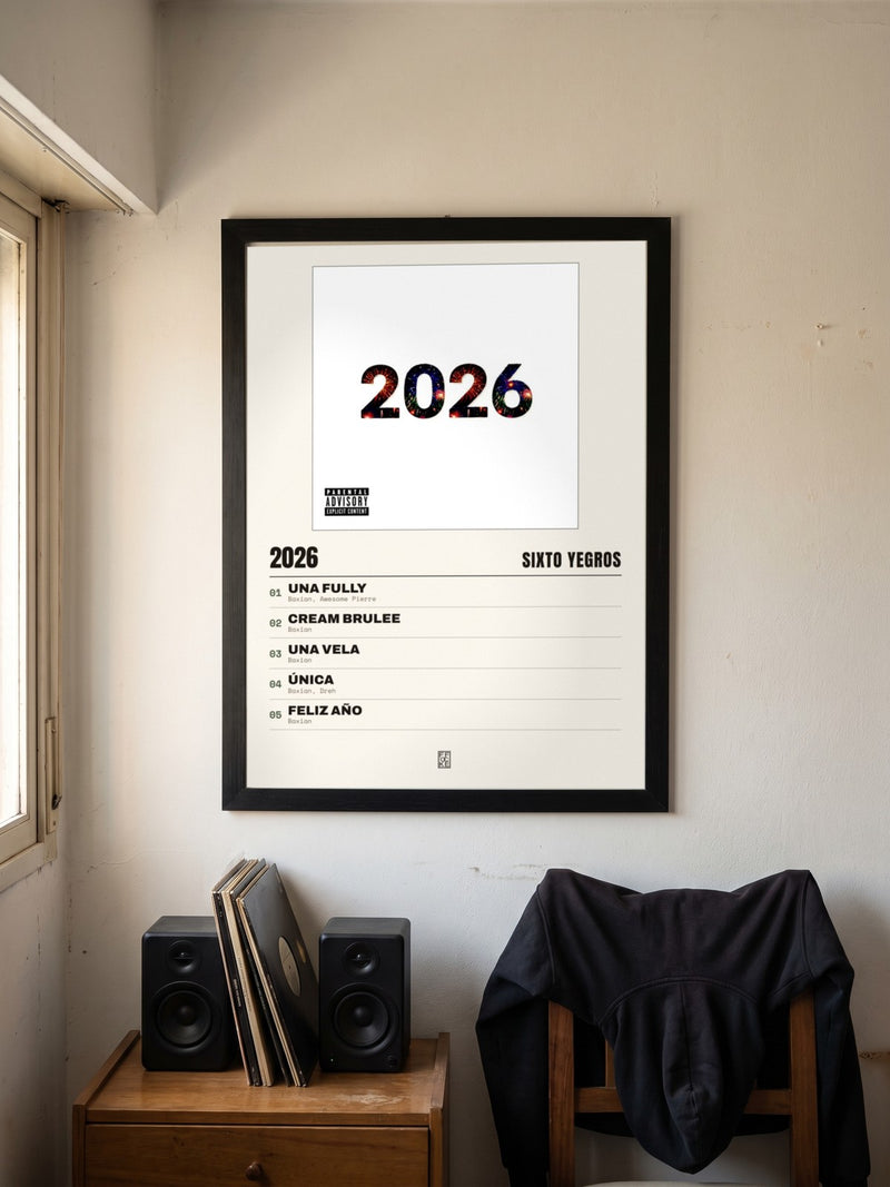 Póster de 2026 de Sixto Yegros enmarcado en una pared, en un ambiente real