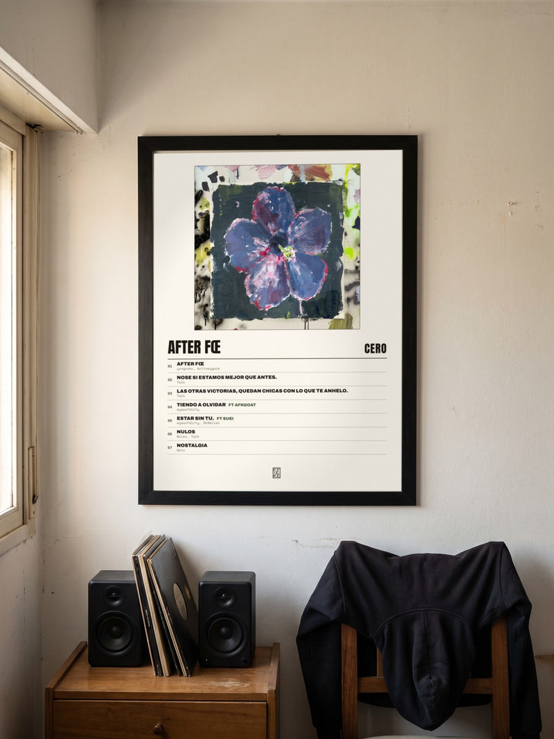Póster de after fœ de cero* enmarcado en una pared, en un ambiente real