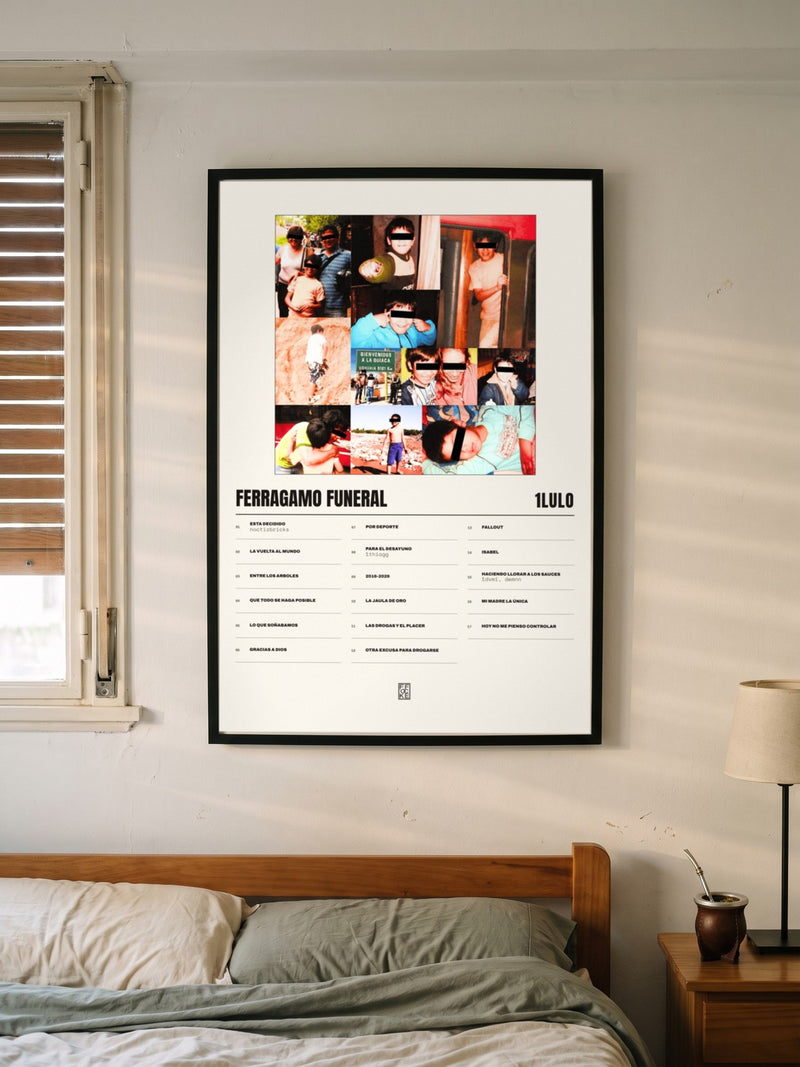 Póster de FERRAGAMO FUNERAL de 1lulo enmarcado en una pared, en un ambiente real