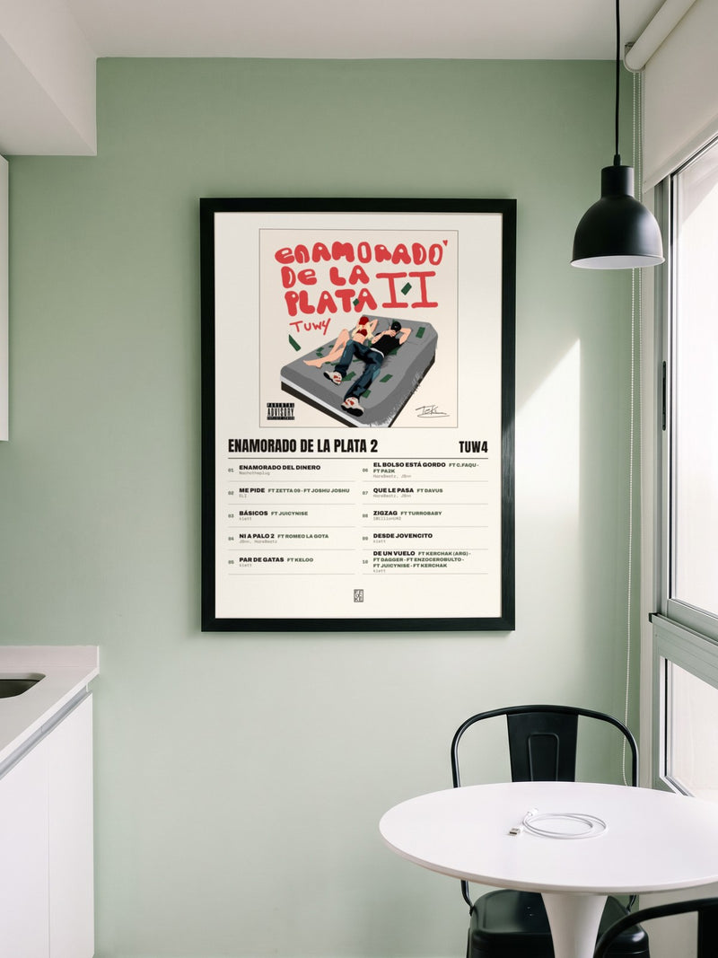 Póster de ENAMORADO DE LA PLATA 2 de tuw4 enmarcado en una pared, en un ambiente distinto