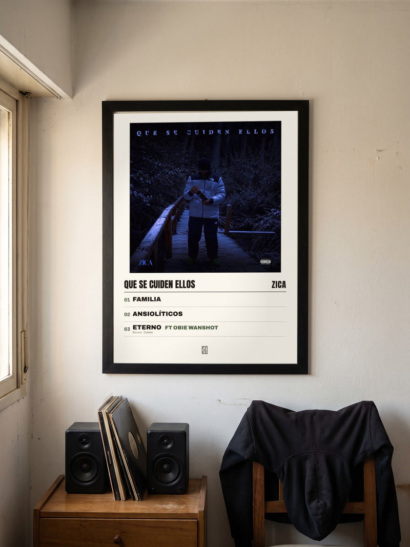 Póster de Que Se Cuiden Ellos de Zica enmarcado en una pared, en un ambiente distinto