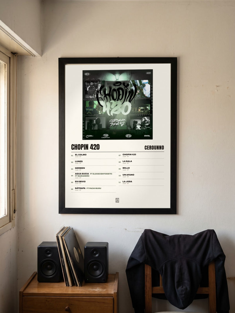 Póster de Chopin 420 de Cerounno enmarcado en una pared, en un ambiente real