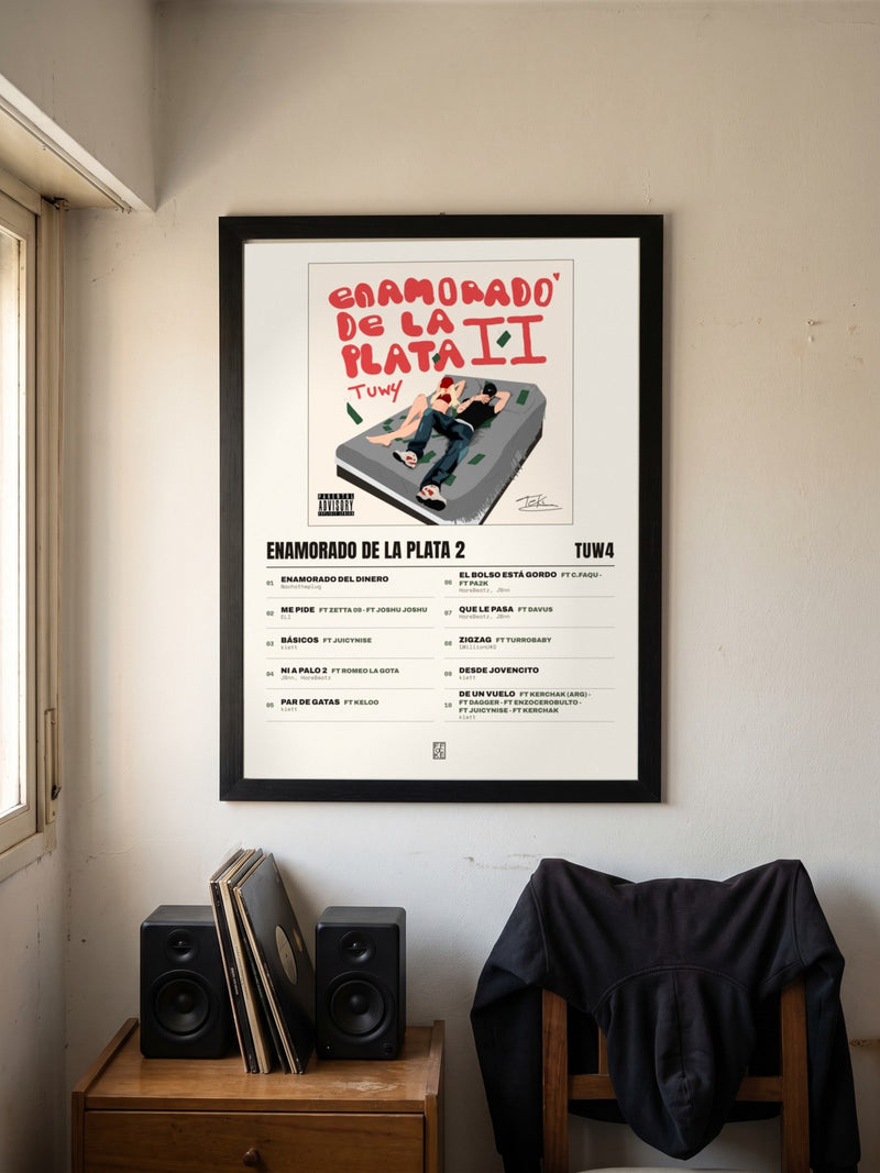 Póster de ENAMORADO DE LA PLATA 2 de tuw4 enmarcado en una pared, en un ambiente real