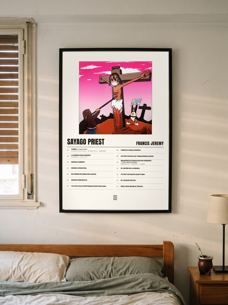 Póster de SAYAGO PRIEST de Francis Jeremy enmarcado en una pared, en un ambiente distinto