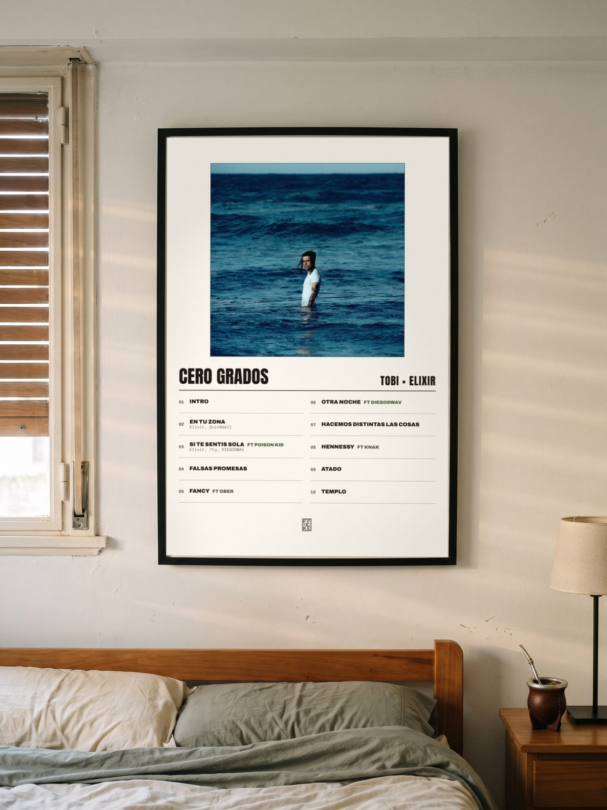Póster de CERO GRADOS de Tobi × Elixir enmarcado en una pared