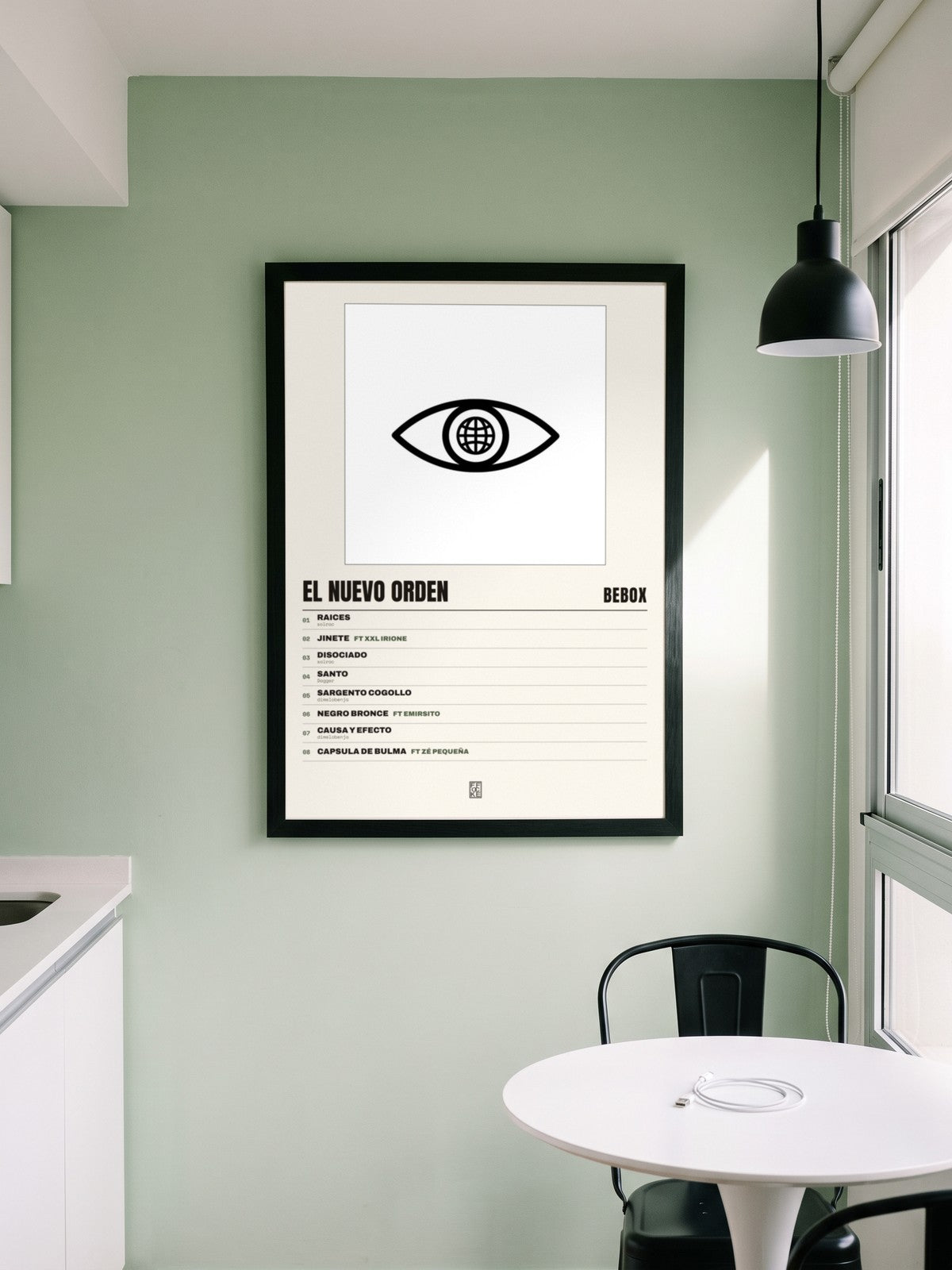 Póster de EL NUEVO ORDEN de Bebox enmarcado en una pared