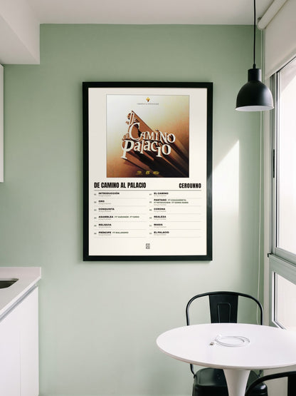 Póster de De Camino Al Palacio de Cerounno enmarcado en una pared