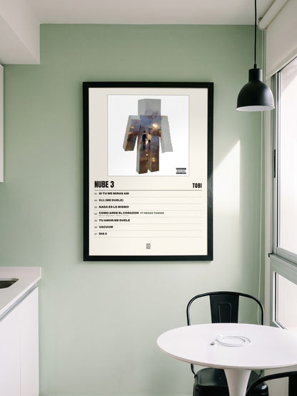 Póster de nube 3 de Tobi enmarcado en una pared
