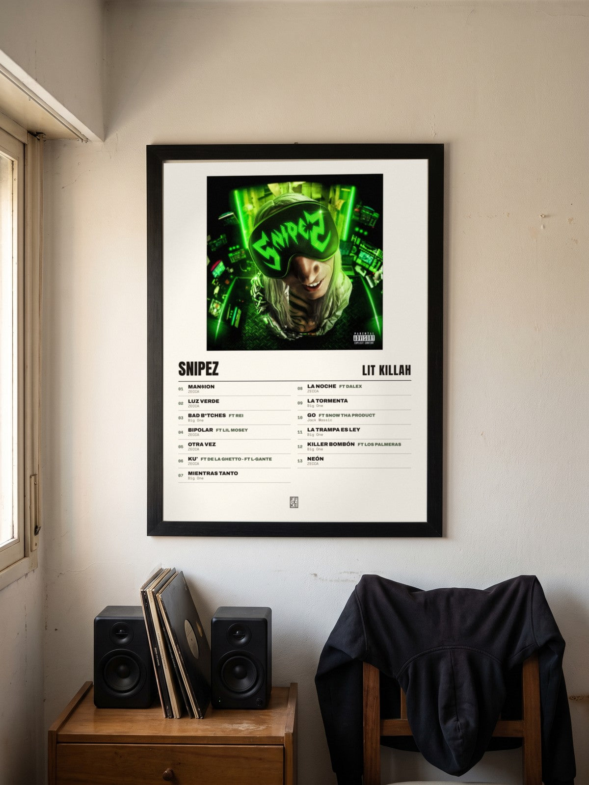 Póster de SnipeZ de LIT killah enmarcado en una pared