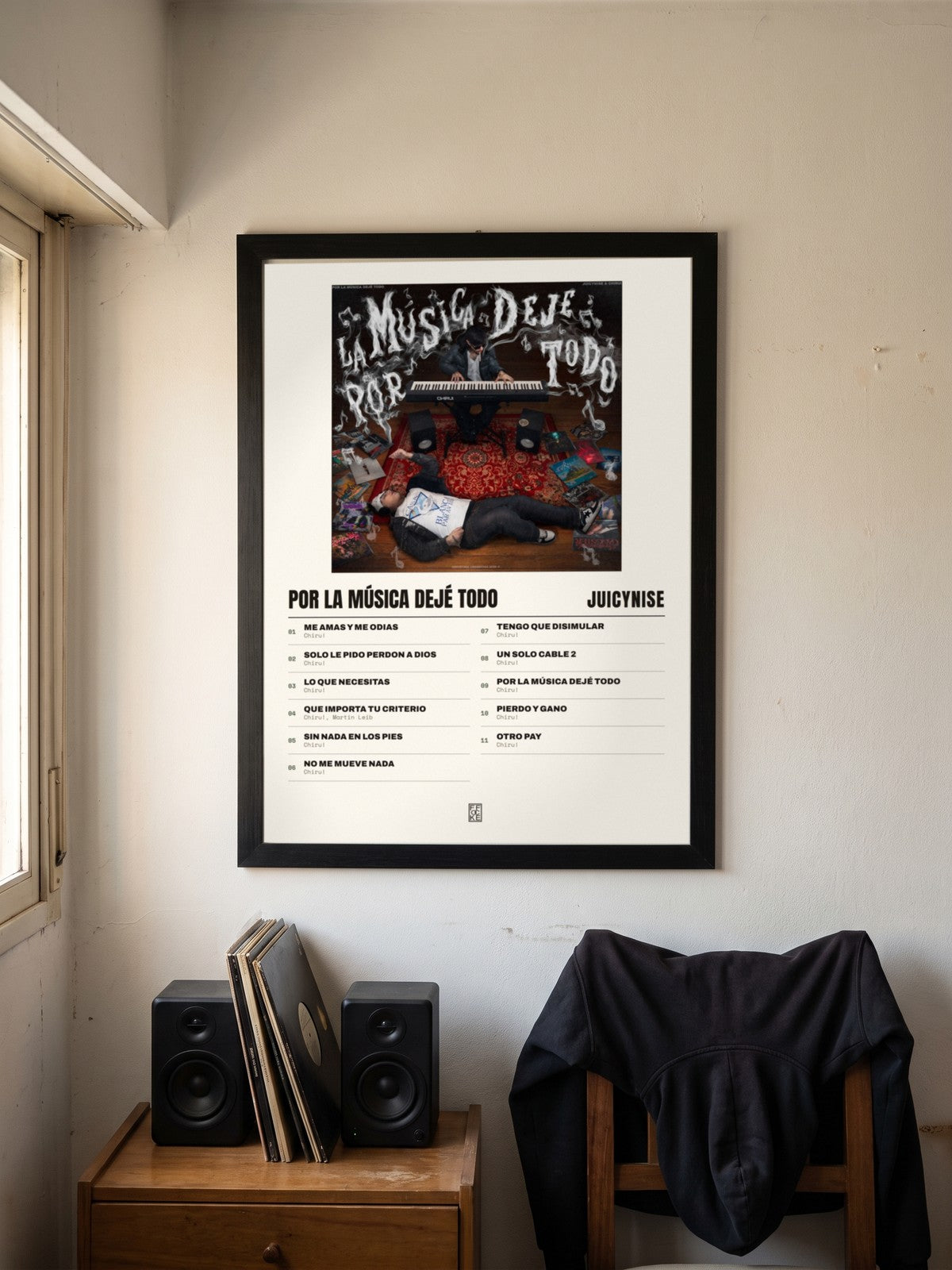 Póster de Por la música dejé todo de JuicyNise enmarcado en una pared