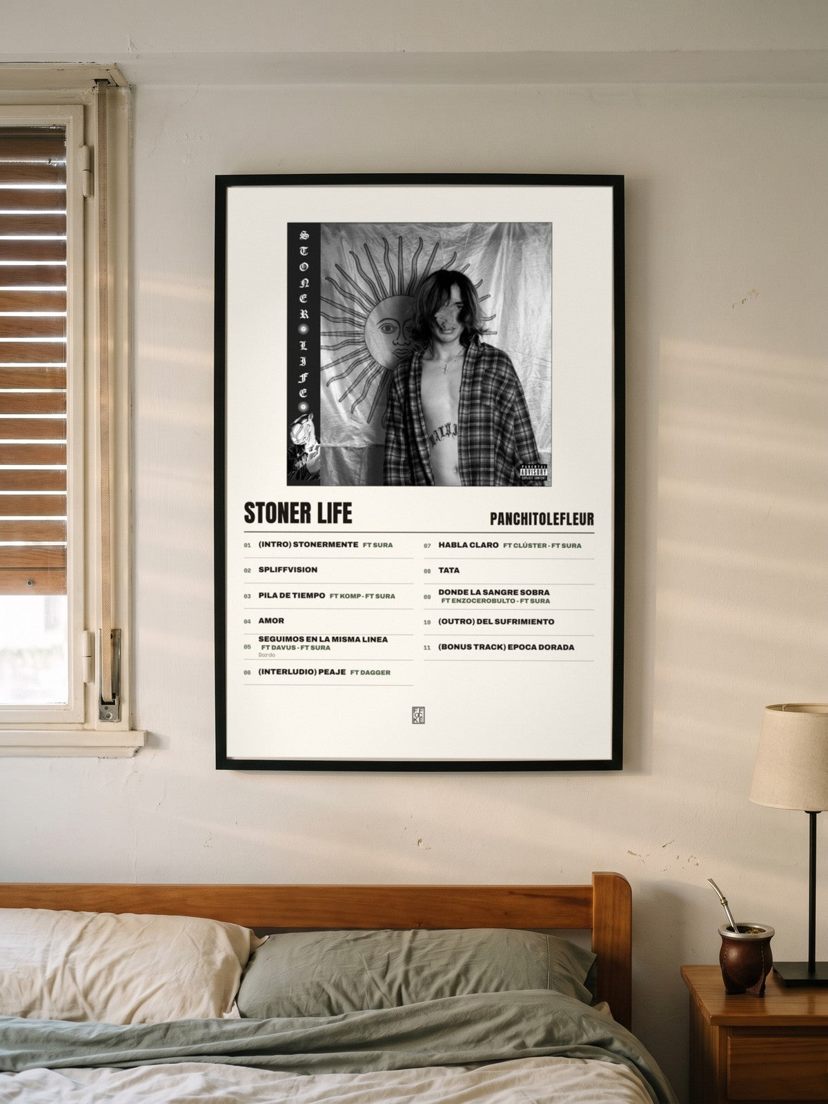 Póster de STONER LIFE de PanchitoLeFleur enmarcado en una pared