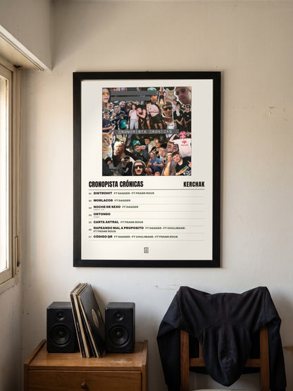 Póster de Cronopista Crónicas de KERCHAK enmarcado en una pared