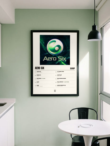 Póster de AERO SIX de SixUp enmarcado en una pared