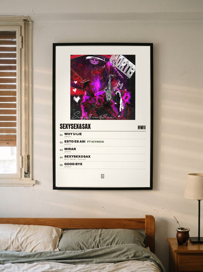 Póster de Sexysex&Sax de Hwii enmarcado en una pared