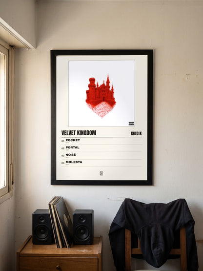 Póster de Velvet Kingdom de KiddiX enmarcado en una pared
