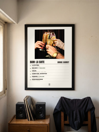 Póster de BAM: LA SUITE de Broke Carrey enmarcado en una pared