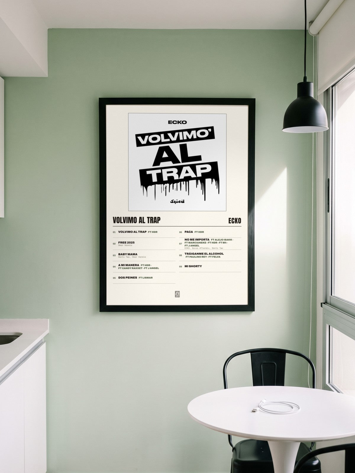 Póster de VOLVIMO AL TRAP de ECKO enmarcado en una pared