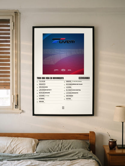 Póster de Toda Una Vida En Movimiento de Cerounno enmarcado en una pared