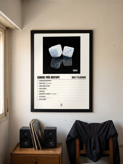 Póster de Sangre Fría Mixtape de Doly Flackko enmarcado en una pared