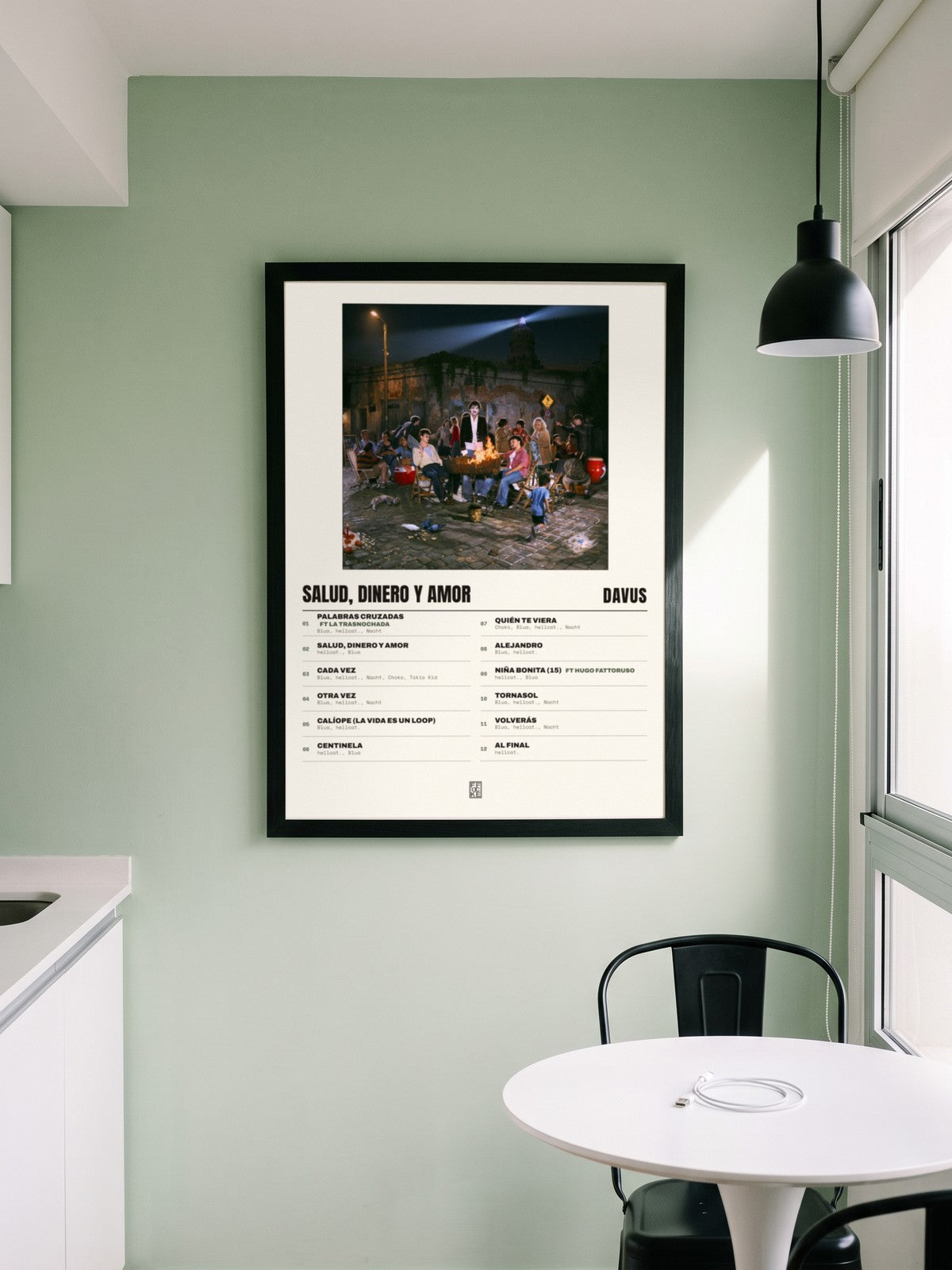 Póster de Salud, Dinero y Amor de Davus enmarcado en una pared