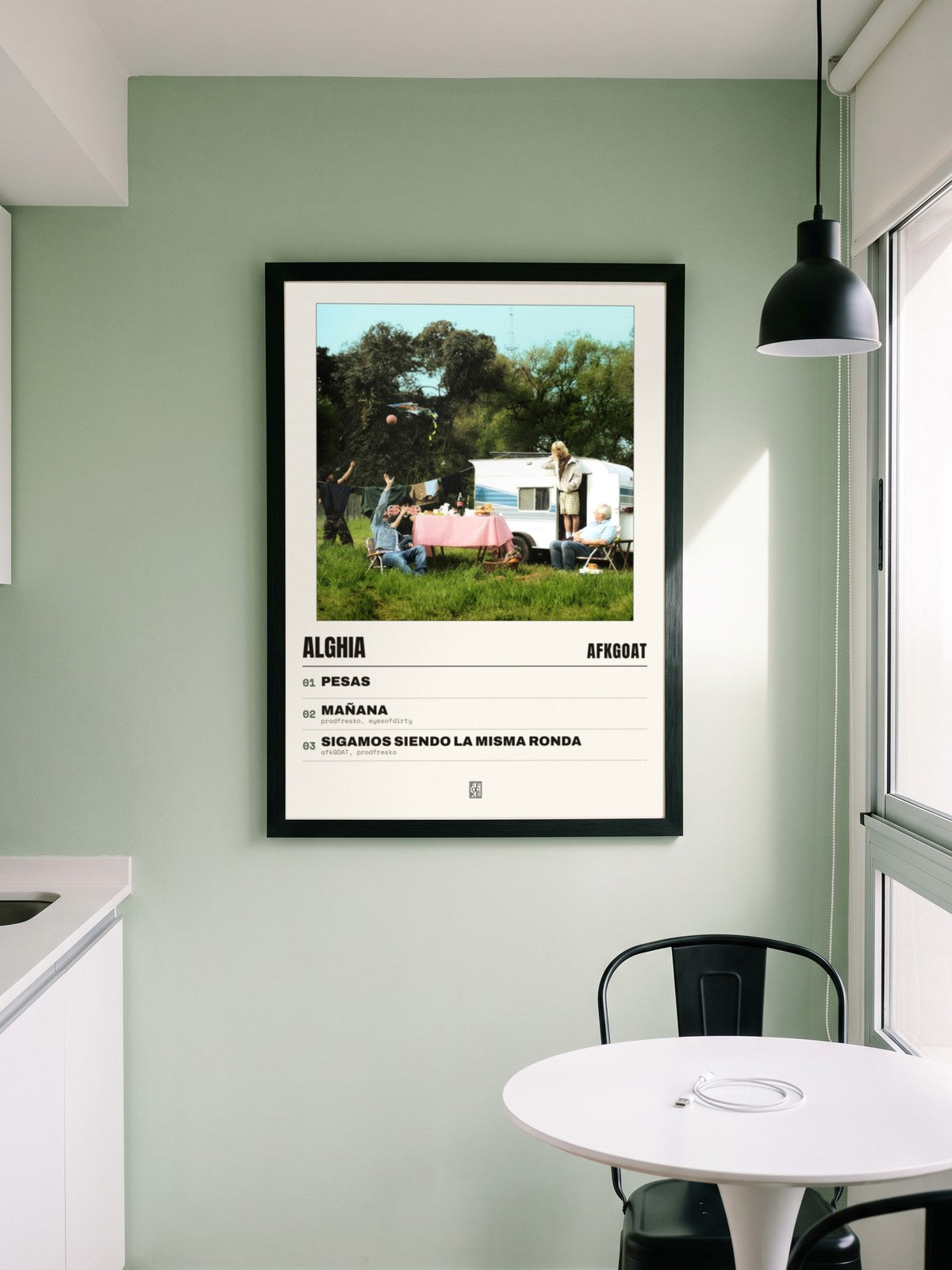 Póster de alghia de afkGOAT enmarcado en una pared