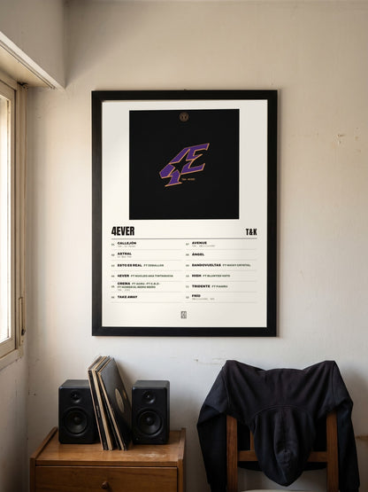 Póster de 4EVER de T&K enmarcado en una pared
