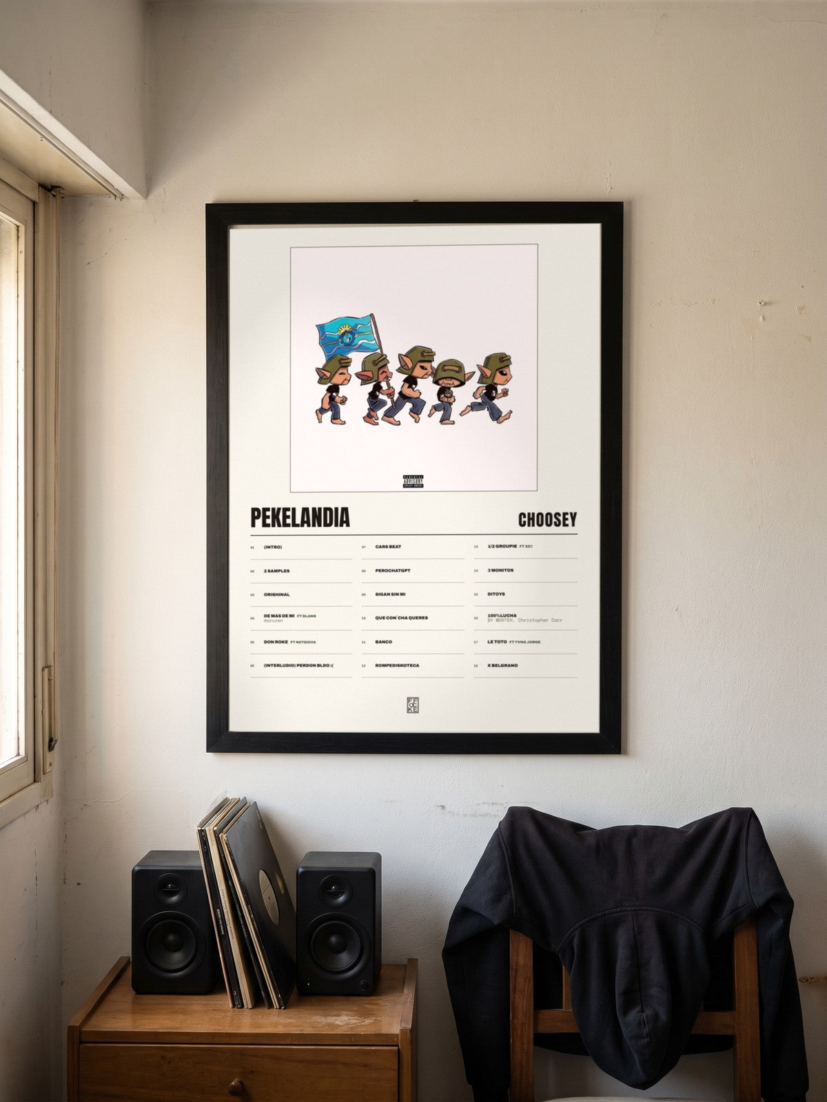 Póster de Pekelandia de choosey enmarcado en una pared