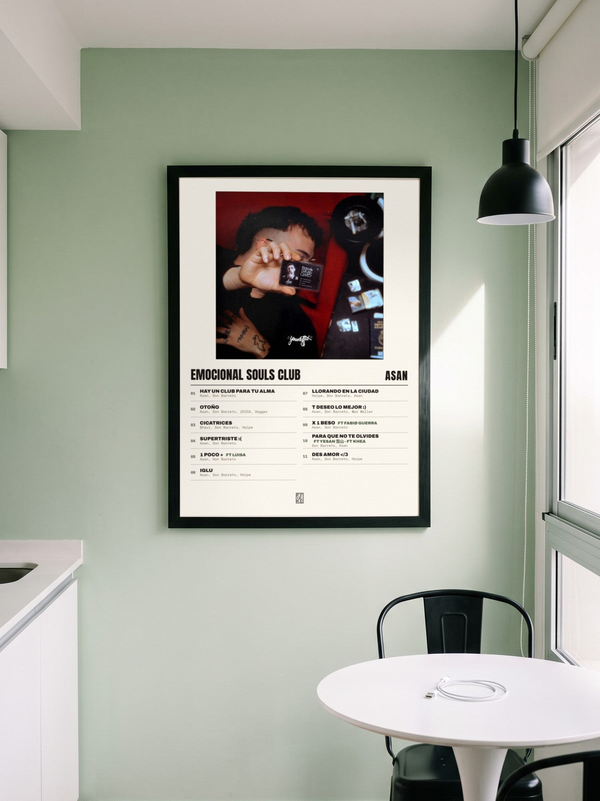 Póster de Emocional Souls Club de Asan enmarcado en una pared