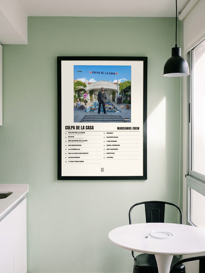Póster de Culpa De La Casa de Marcianos Crew enmarcado en una pared