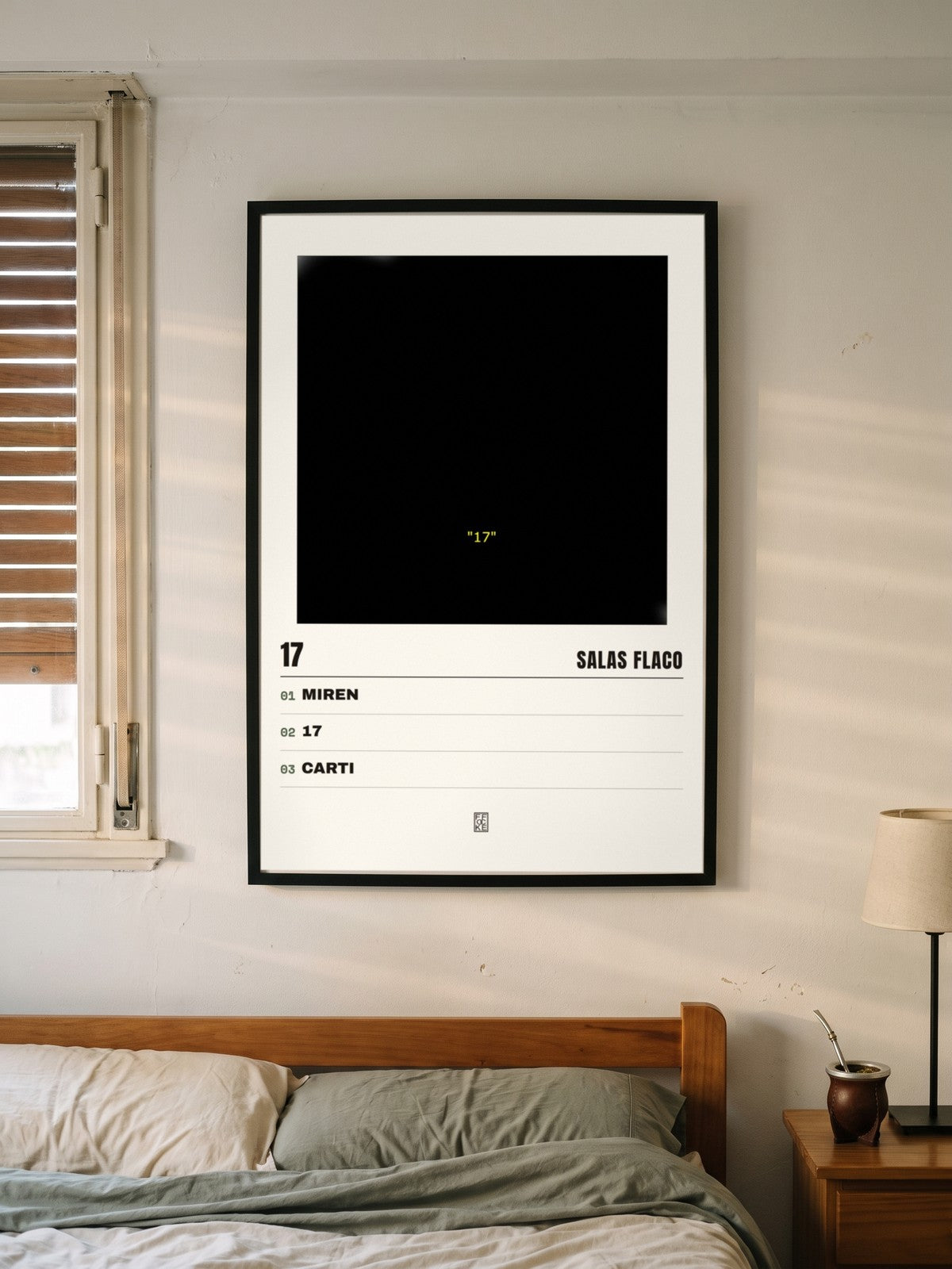 Póster de 17 de Salas Flaco enmarcado en una pared