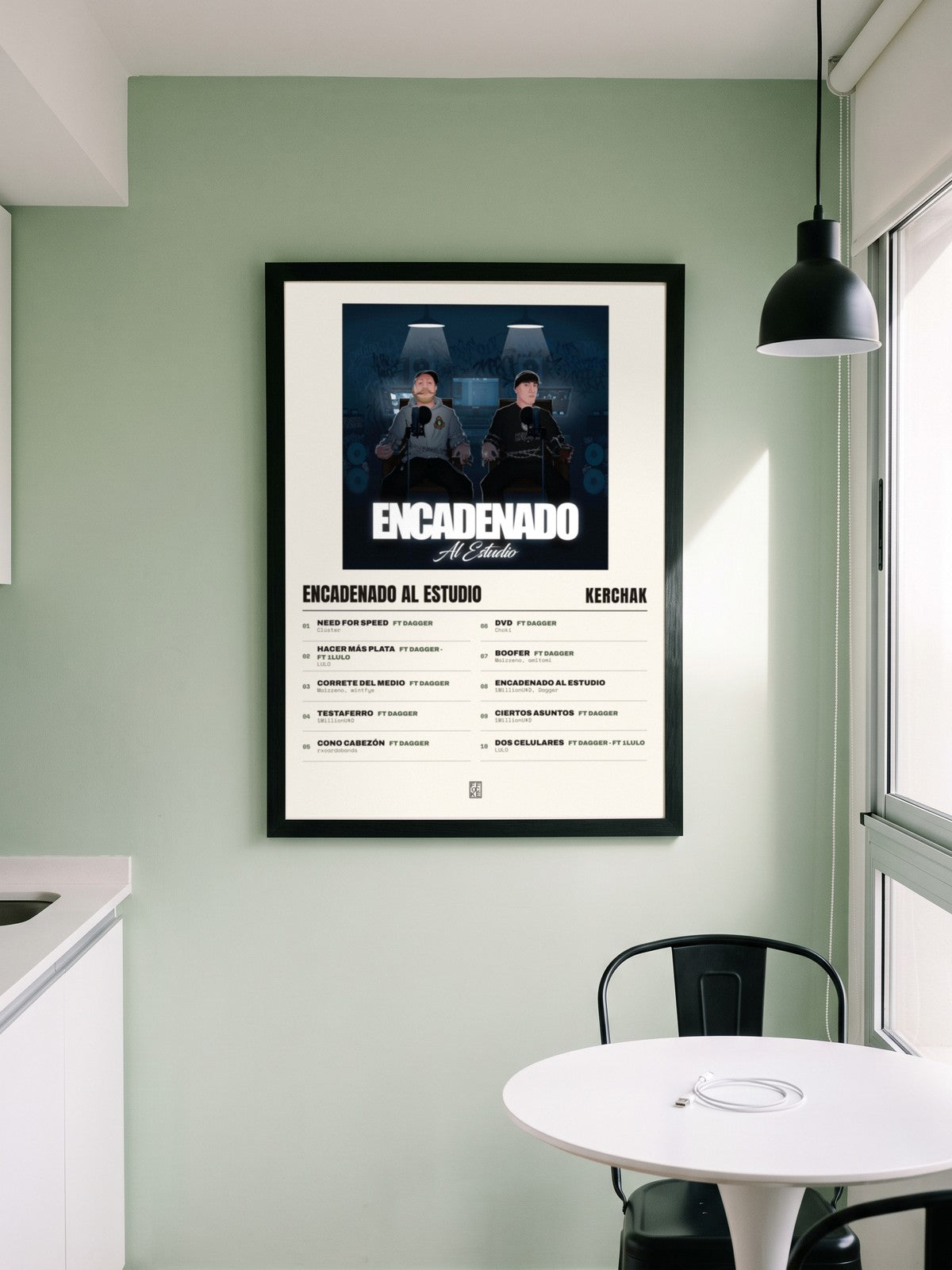 Póster de Encadenado Al Estudio de KERCHAK enmarcado en una pared