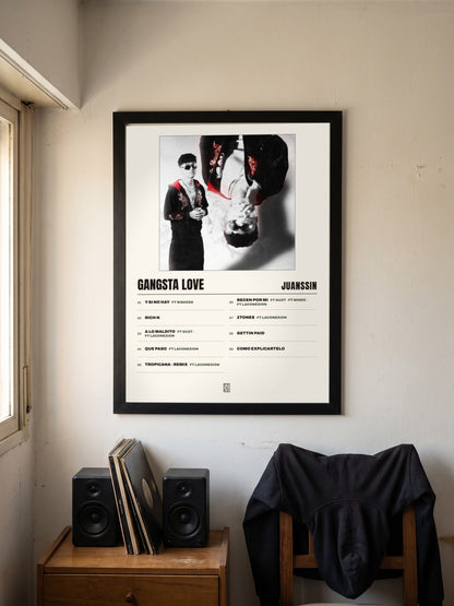 Póster de GANGSTA LOVE de juanssin enmarcado en una pared