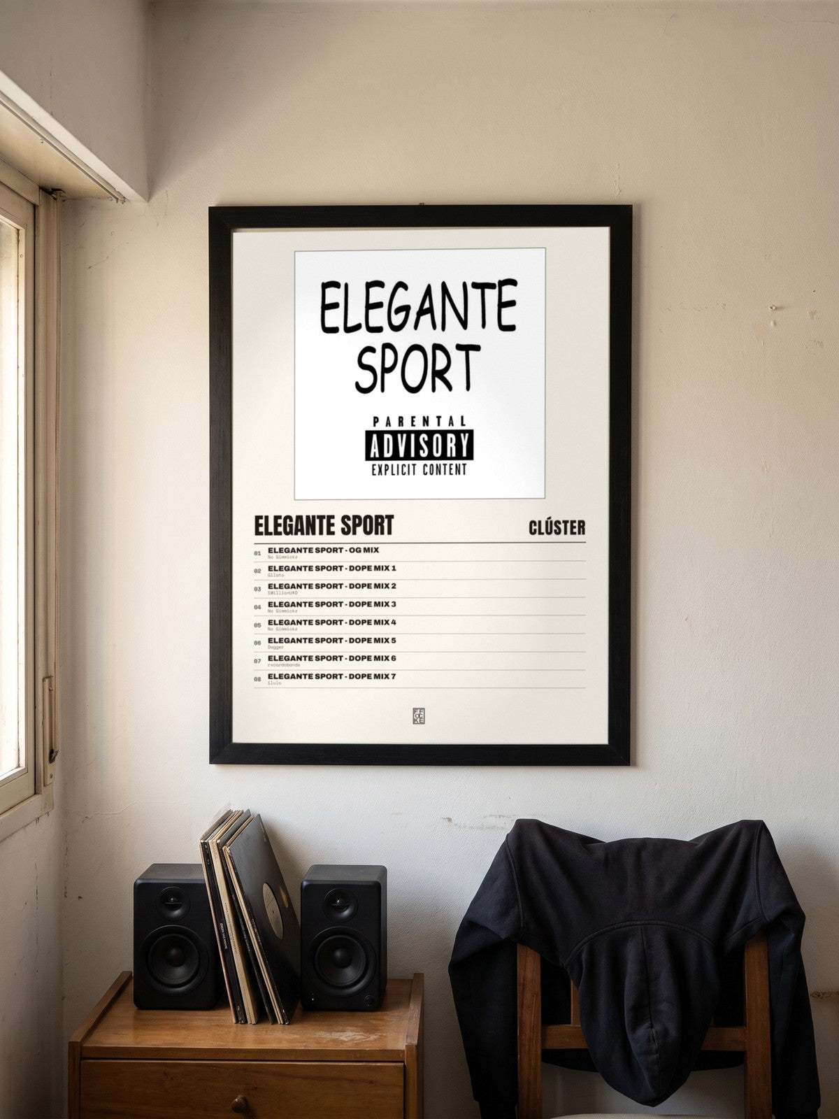 Póster de ELEGANTE SPORT de Clúster enmarcado en una pared