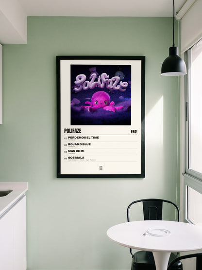 Póster de Polifaze de FRO! enmarcado en una pared