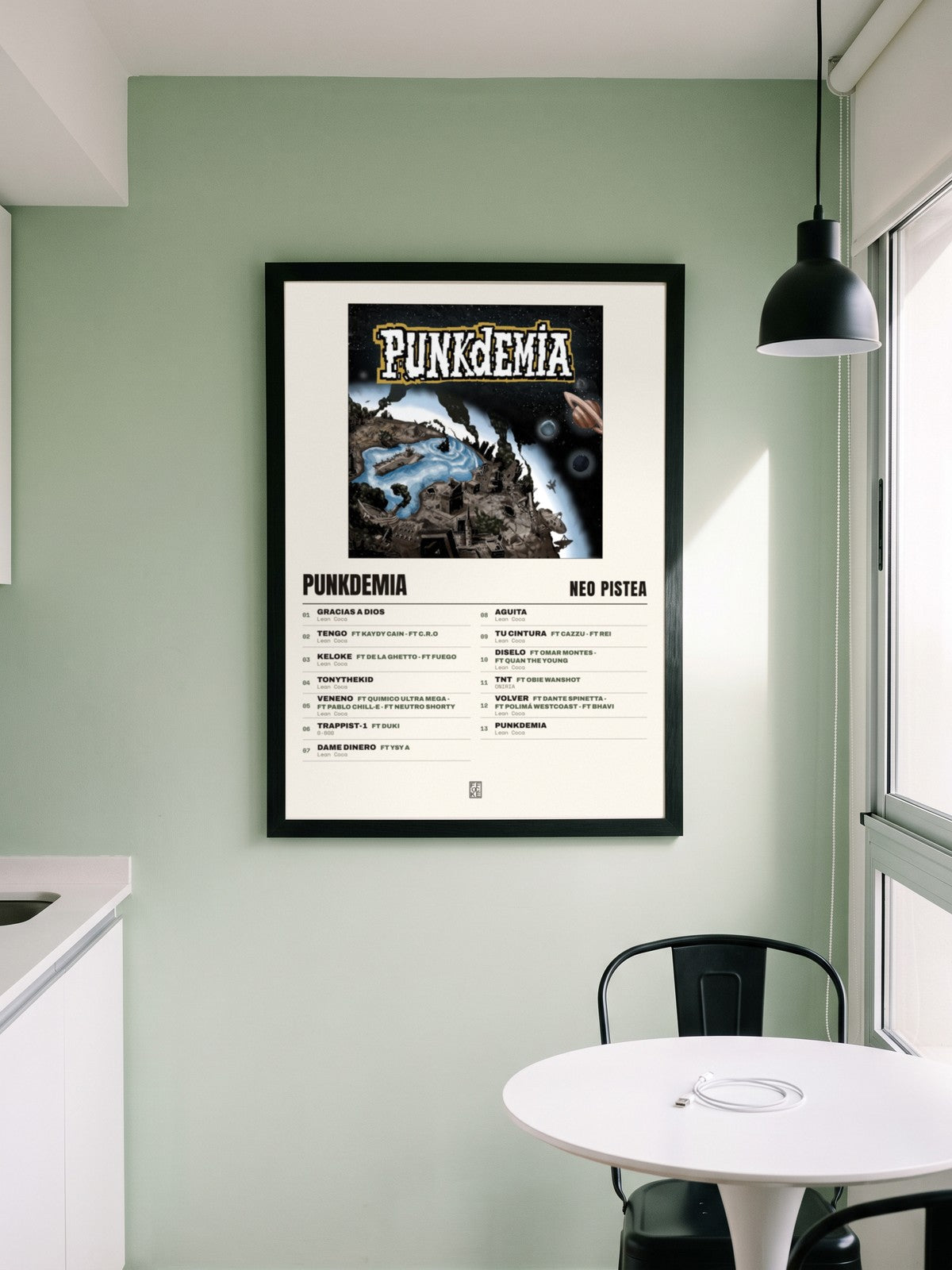 Póster de PUNKDEMIA de Neo Pistea enmarcado en una pared