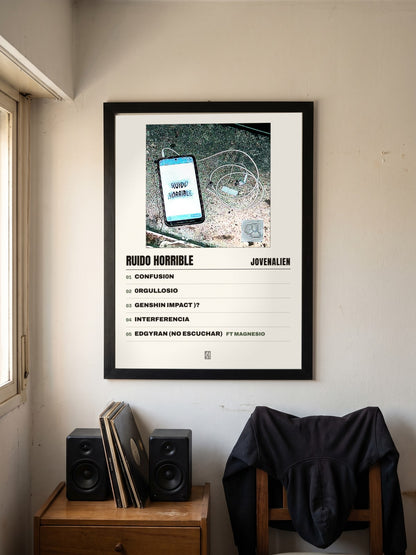 Póster de Ruido Horrible de jovenalien enmarcado en una pared