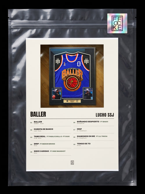 Póster de Baller de Lucho SSJ en una bolsa sellada con sticker FFOCKE