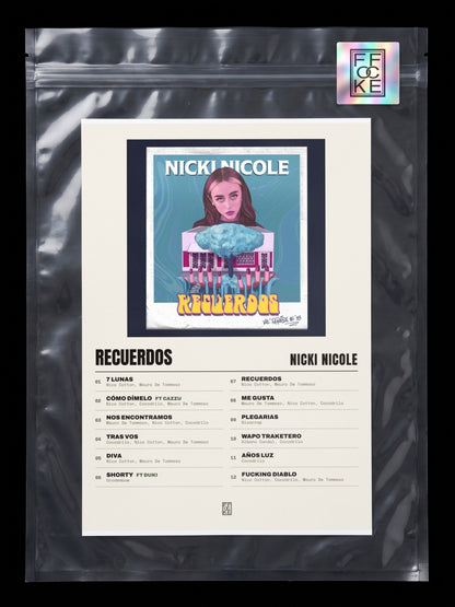 Póster de Recuerdos de Nicki Nicole en una bolsa sellada con sticker FFOCKE