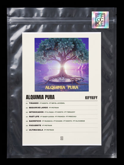 Póster de Alquimia Pura de Kifykify en una bolsa sellada con sticker FFOCKE