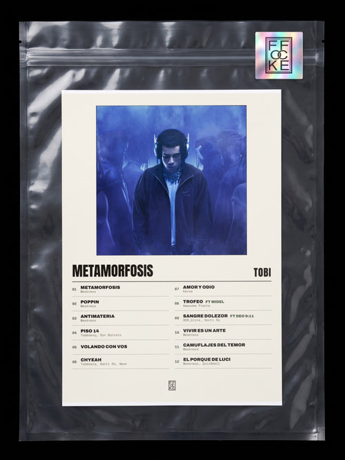 Póster de METAMORFOSIS de Tobi en una bolsa sellada con sticker FFOCKE