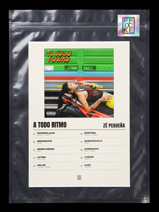 Póster de A Todo Ritmo de Zé Pequeña en una bolsa sellada con sticker FFOCKE