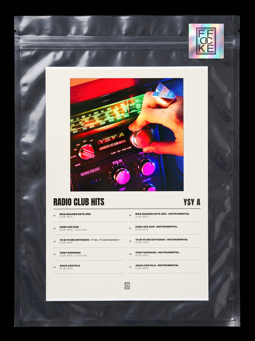 Póster de RADIO CLUB HITS de YSY A en una bolsa sellada con sticker FFOCKE