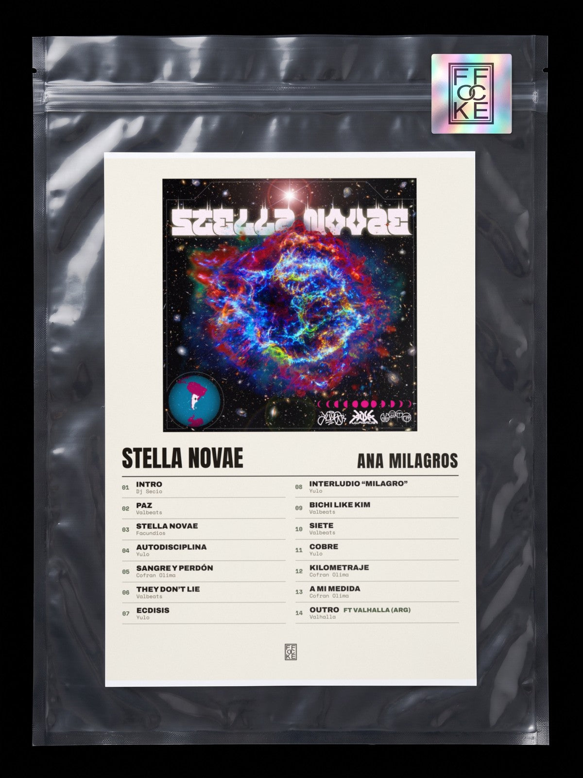 Póster de Stella Novae de Ana Milagros en una bolsa sellada con sticker FFOCKE