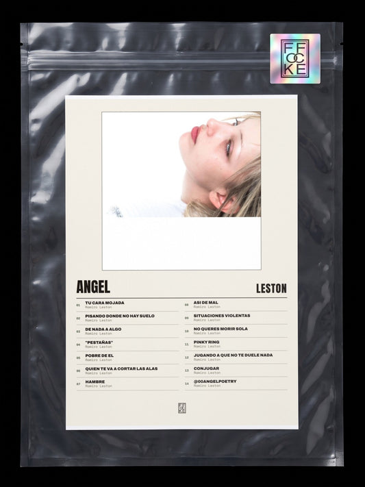 Póster de Angel de Leston en una bolsa sellada con sticker FFOCKE