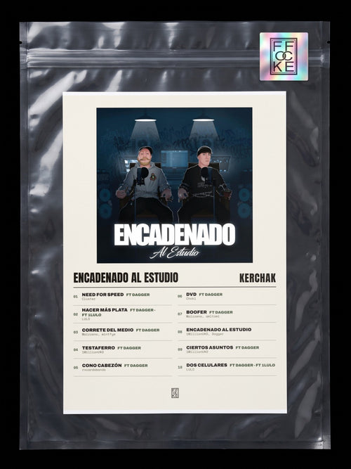 Póster de Encadenado Al Estudio de KERCHAK en una bolsa sellada con sticker FFOCKE