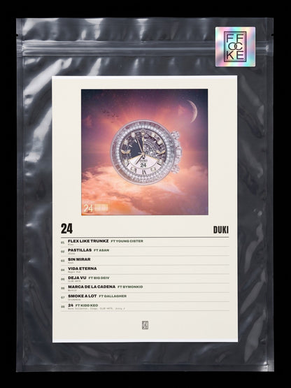 Póster de 24 de Duki en una bolsa sellada con sticker FFOCKE
