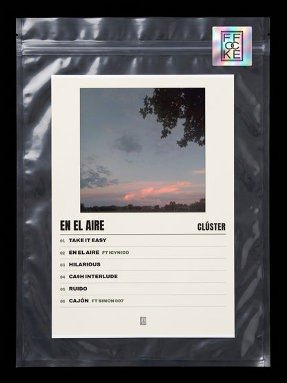 Póster de En el Aire de Clúster en una bolsa sellada con sticker FFOCKE